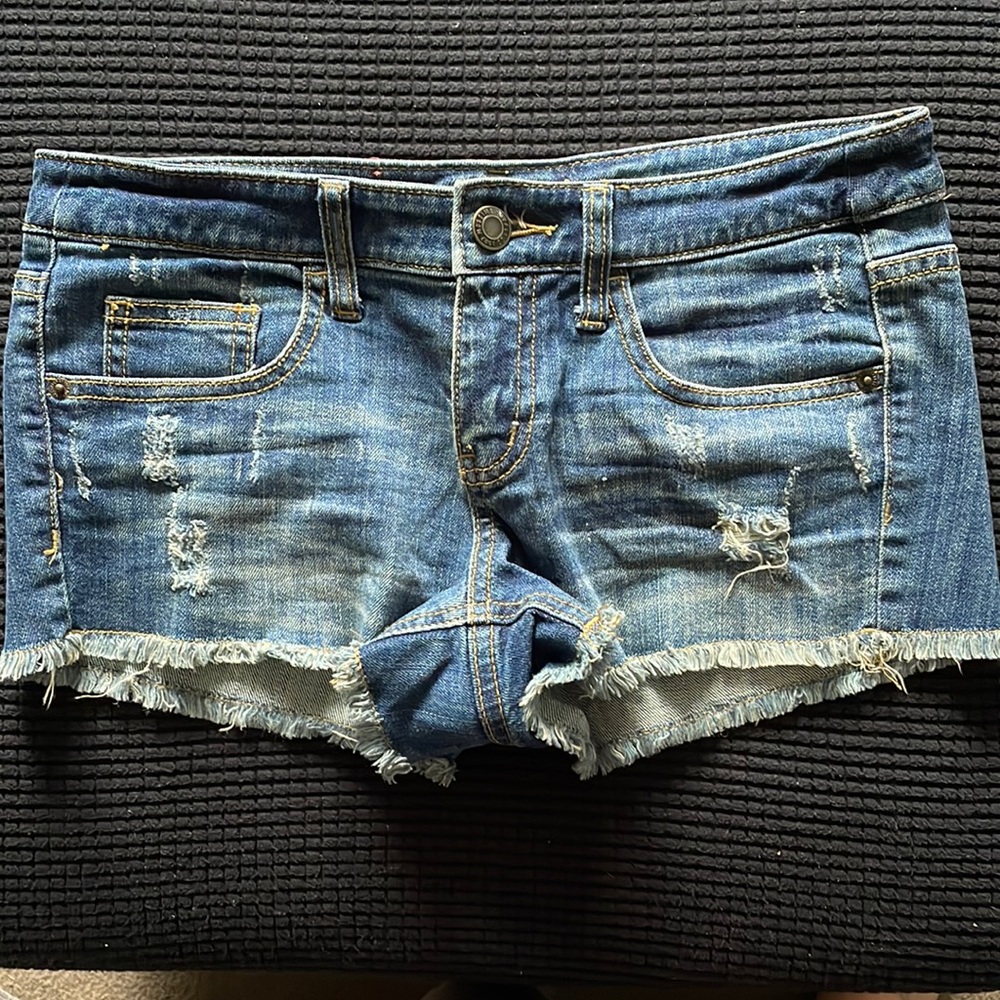 Like new Medium wash Jean shorts